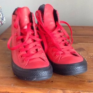 Red rubber chucks